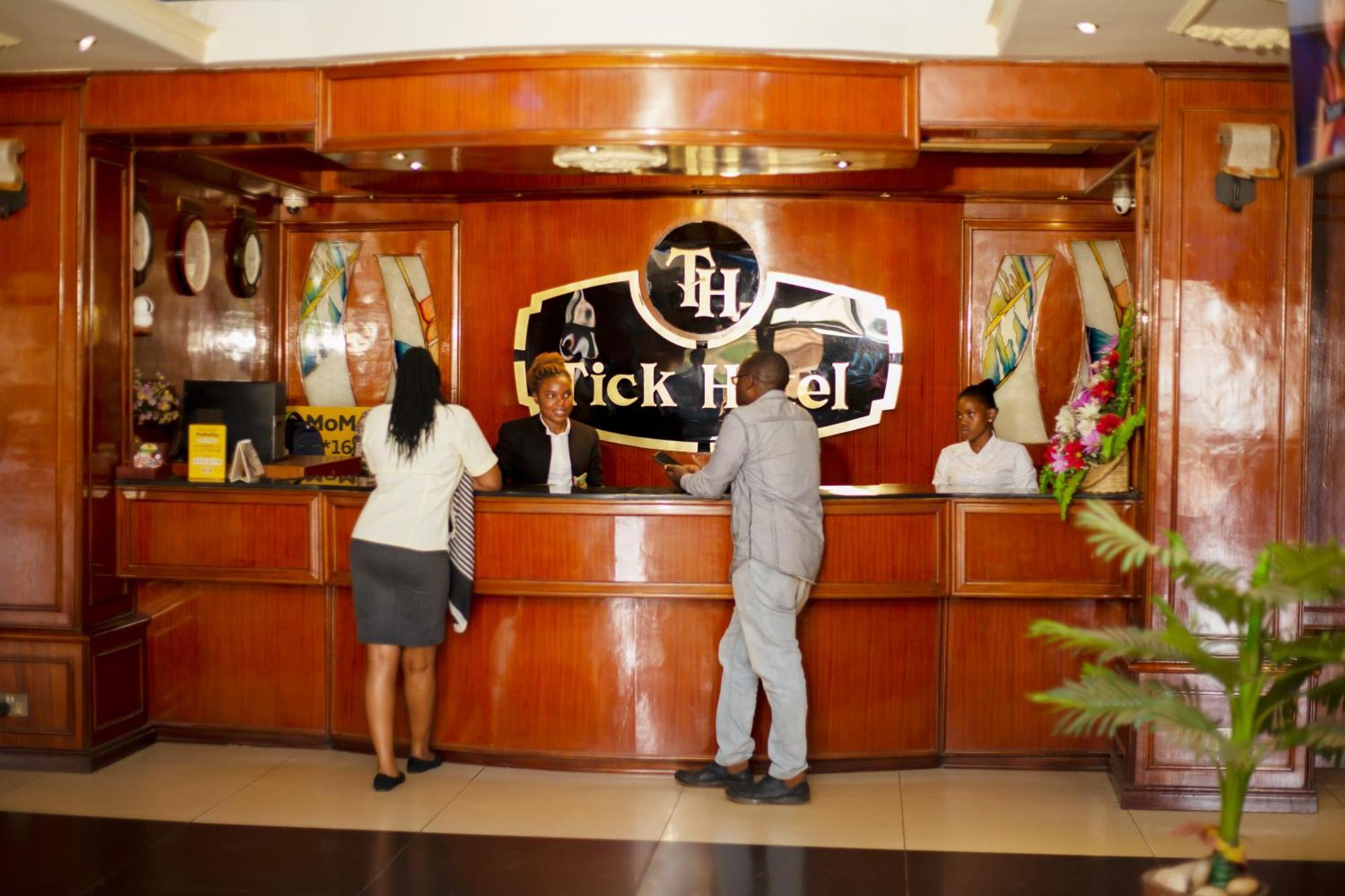 The Tick Hotel Kampala Bagian luar foto